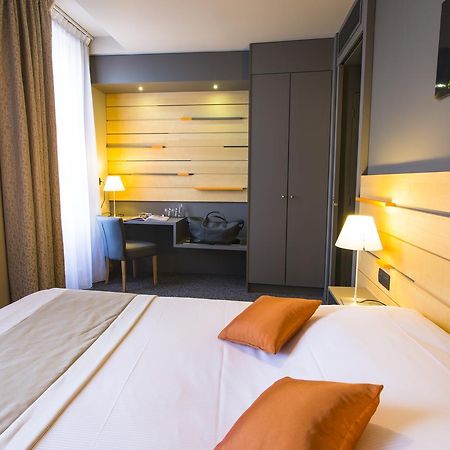 Logis Hotel Du Morvan - Restaurant La Table De Jerome Luzy Екстериор снимка