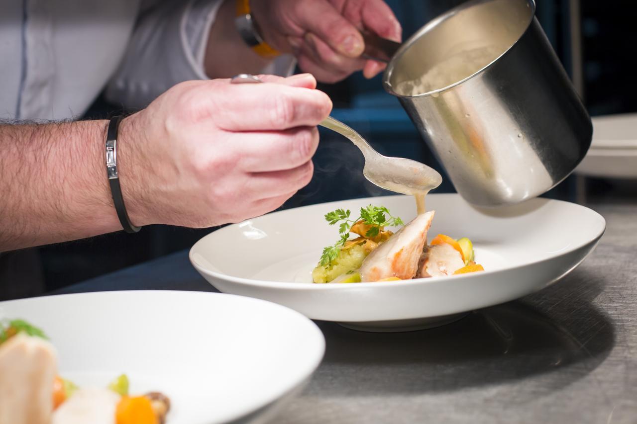 Logis Hotel Du Morvan - Restaurant La Table De Jerome Luzy Екстериор снимка