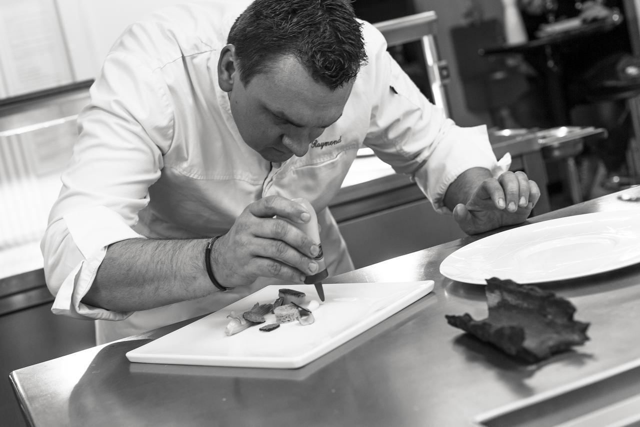 Logis Hotel Du Morvan - Restaurant La Table De Jerome Luzy Екстериор снимка