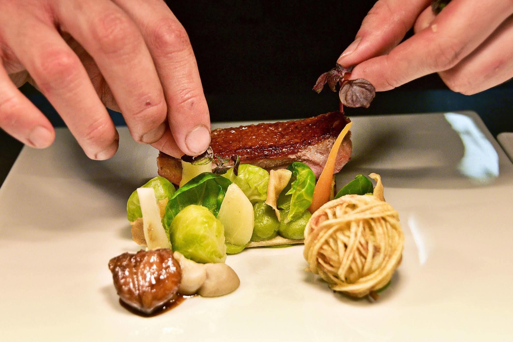 Logis Hotel Du Morvan - Restaurant La Table De Jerome Luzy Екстериор снимка